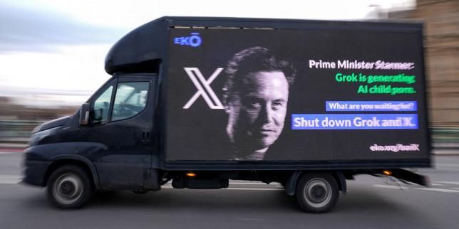 A billboard organized by corporate accountability group Eko passes through Westminster urging the Prime Minister to stand up to Elon Musk and ban X and Grok, in London, Britain, January 14, 2026. - lemonde.fr