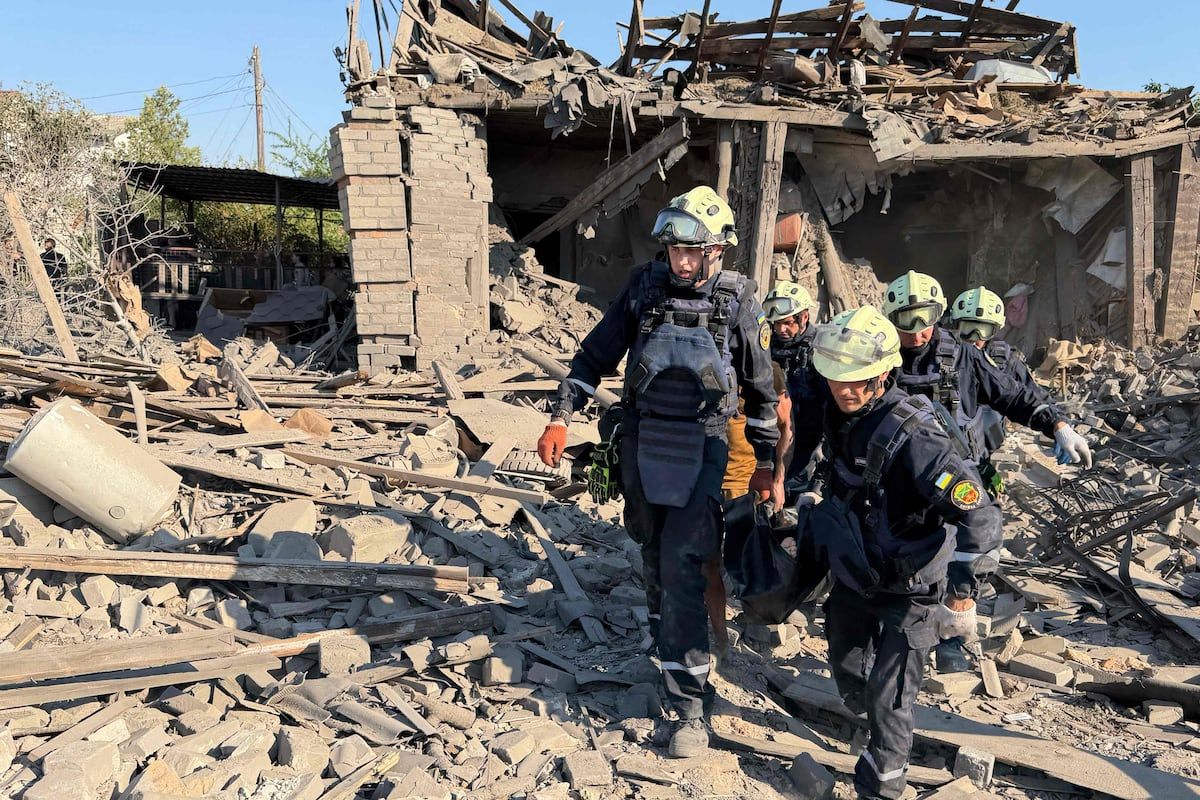 Damage from exchanges of strikes between Russia and Ukraine that killed at least 14 people. - lalibre.be