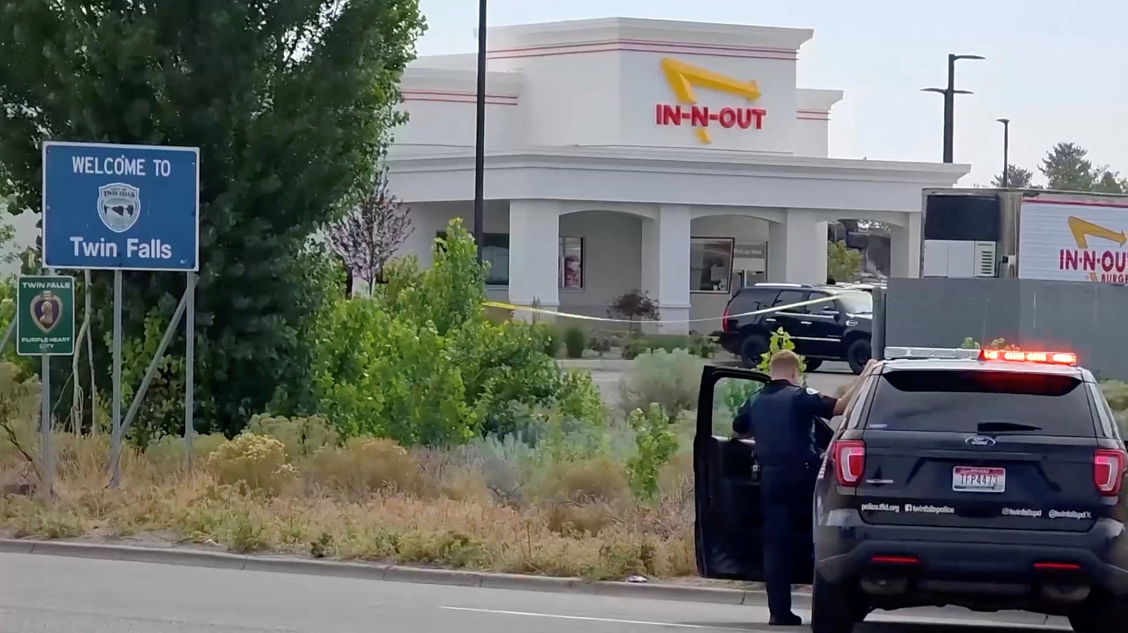 Emergency responders at the scene of the shooting in Twin Falls, Idaho, on August 1. - elpais.com