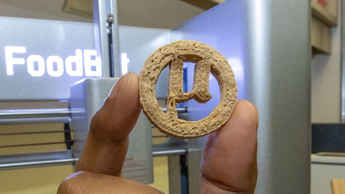 A µBites cookie made from plastic- and biomass-derived ingredients developed at SIU Carbondale. - SIU Carbondale Communications